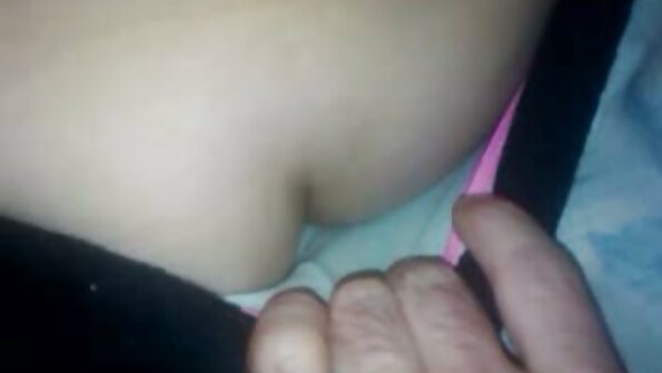 Redhead hottie cuckolds hennes kjæreste med en svart stud