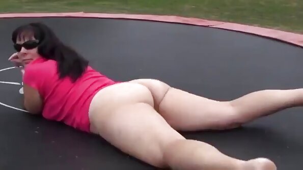 Slutty Roxy Raye er fantastisk på analsex